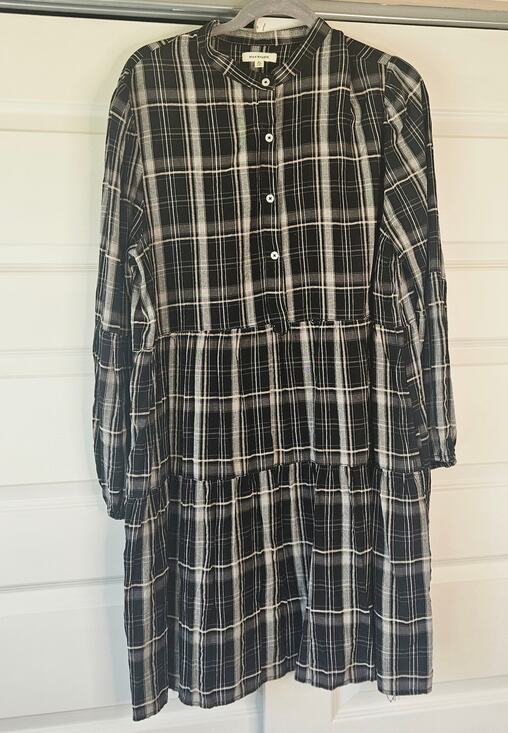 Max Studio Dresses & Skirts - Max Studio Plaid Tiered Dress XL Pockets Button High Neck Balloon Sleeve